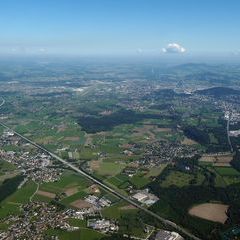 Flugwegposition um 08:09:43: Aufgenommen in der Nähe von Gemeinde Hallein, Hallein, Österreich in 1661 Meter